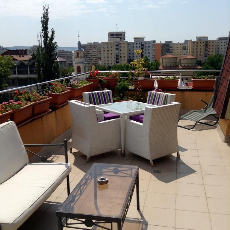 Penthouse City Centre Apartment Iasi Bagian luar foto